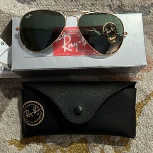 Ray ban mens aviator sun glasses, green glass